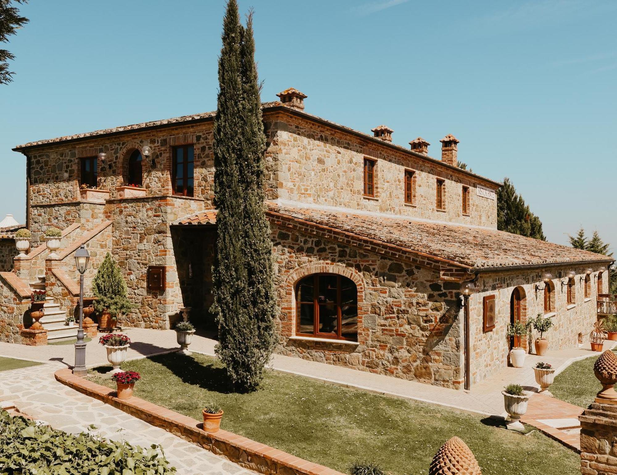 Poggio Paradiso Resort & Spa Montefollonico Luaran gambar