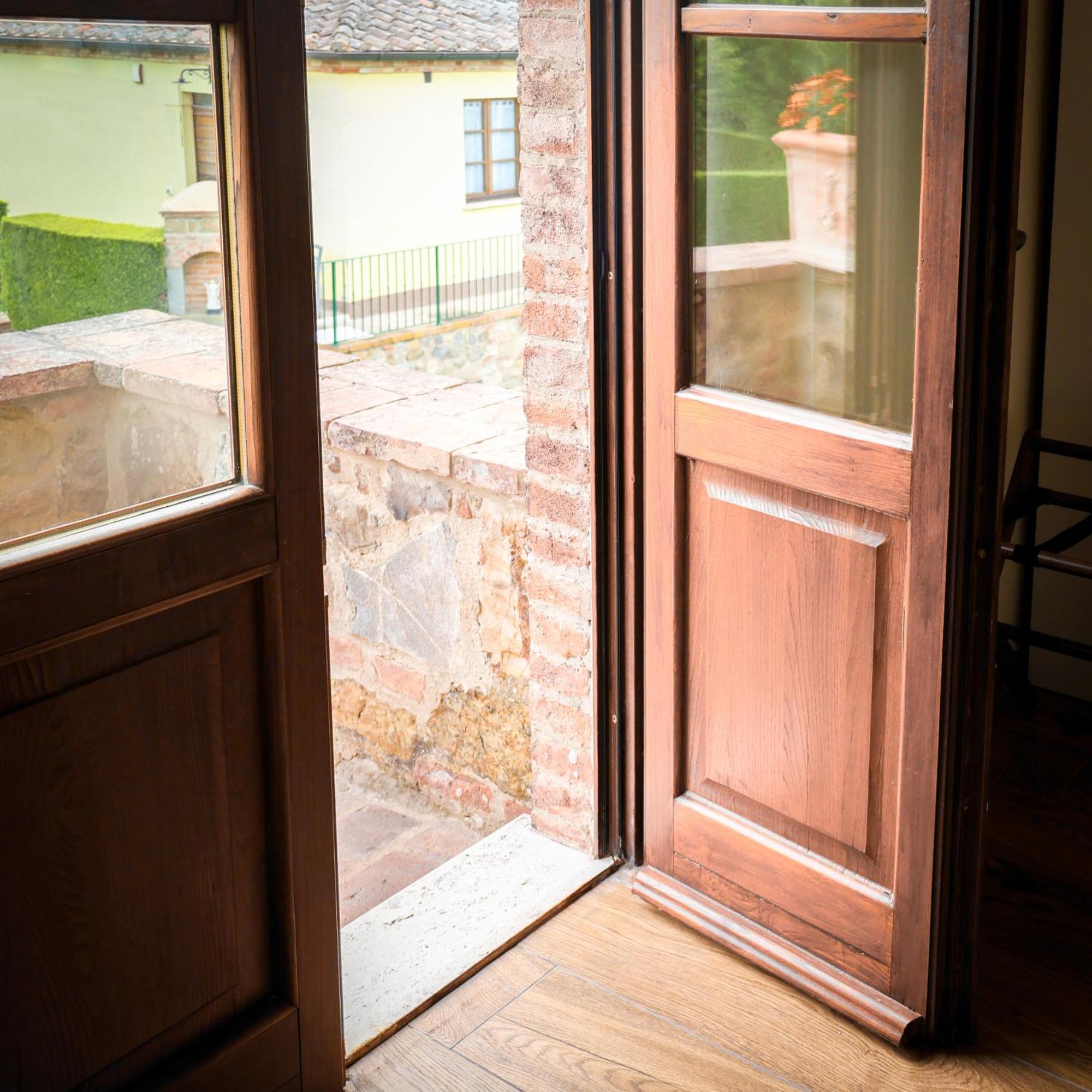 Poggio Paradiso Resort & Spa Montefollonico Luaran gambar