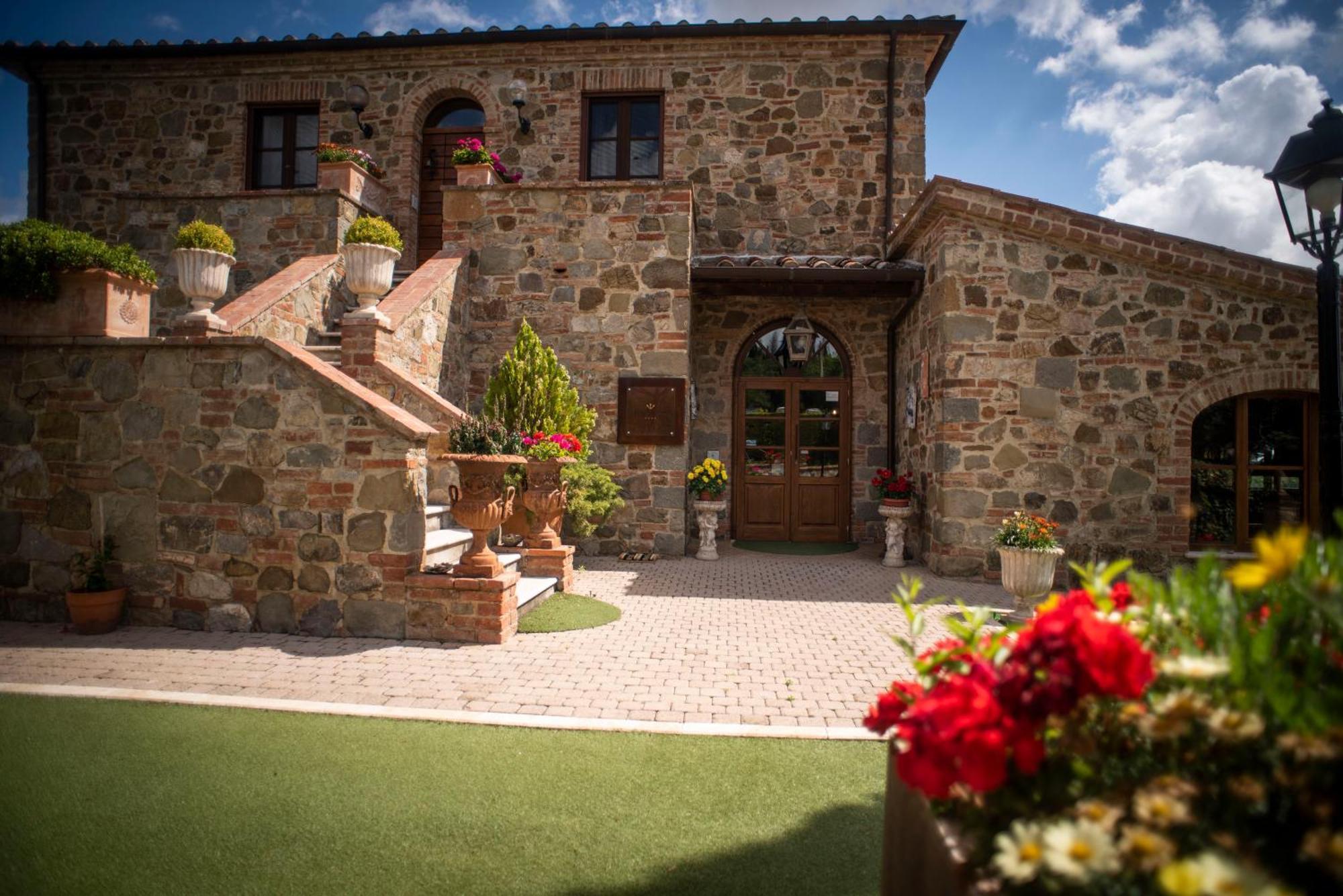 Poggio Paradiso Resort & Spa Montefollonico Luaran gambar