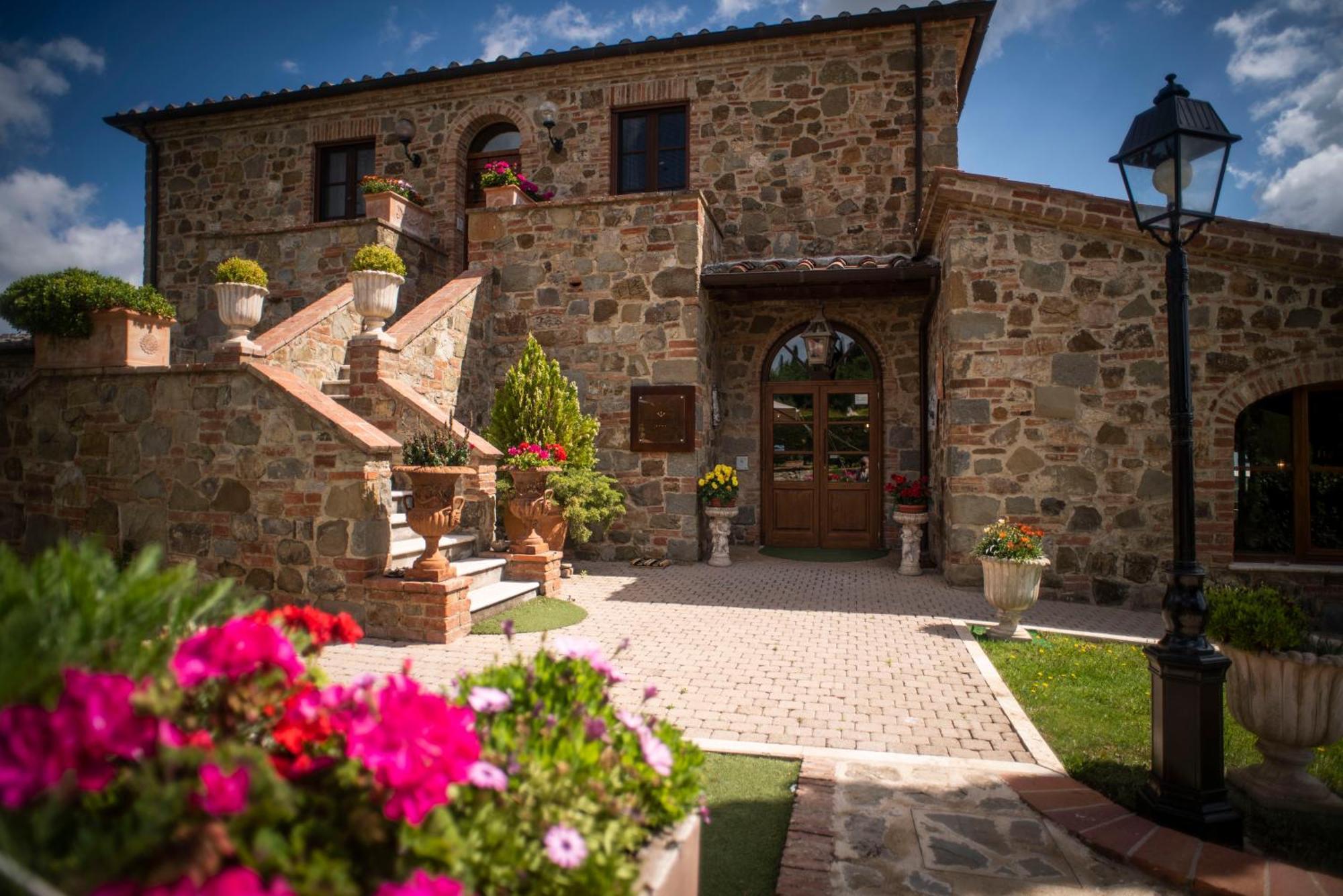 Poggio Paradiso Resort & Spa Montefollonico Luaran gambar