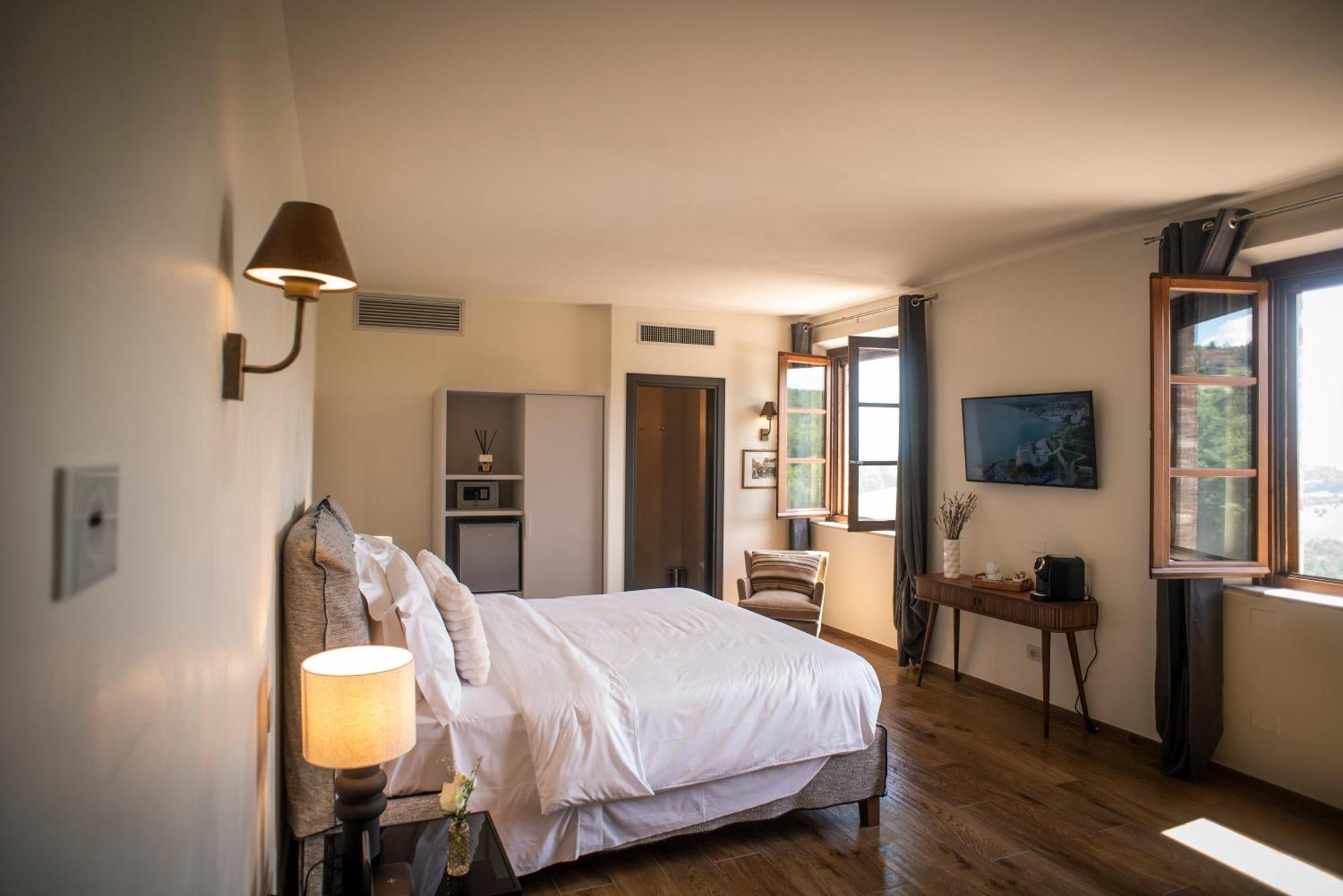 Poggio Paradiso Resort & Spa Montefollonico Luaran gambar