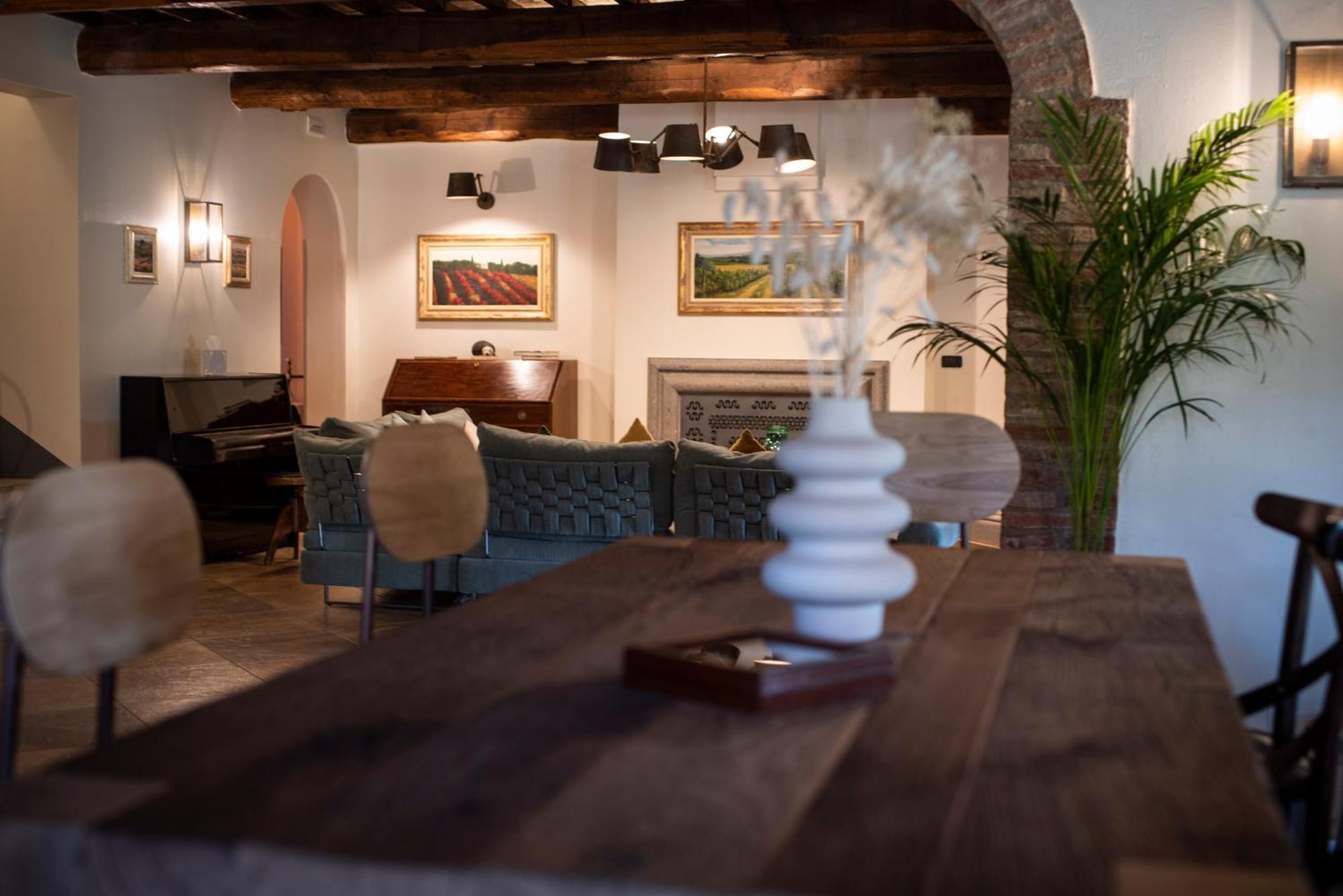 Poggio Paradiso Resort & Spa Montefollonico Luaran gambar