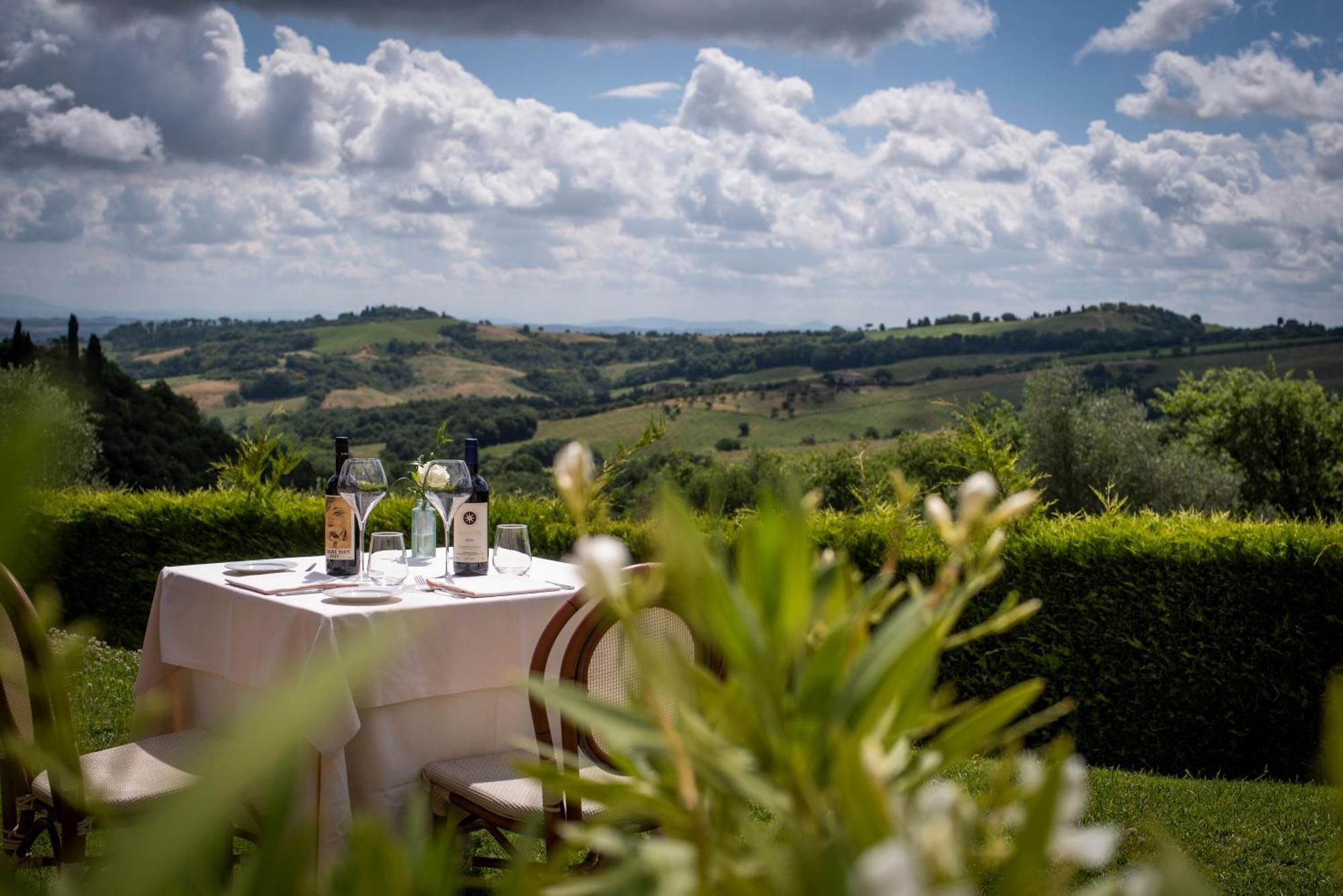 Poggio Paradiso Resort & Spa Montefollonico Luaran gambar